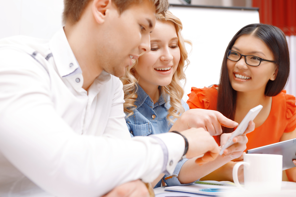 Business team analyzing organic traffic growth