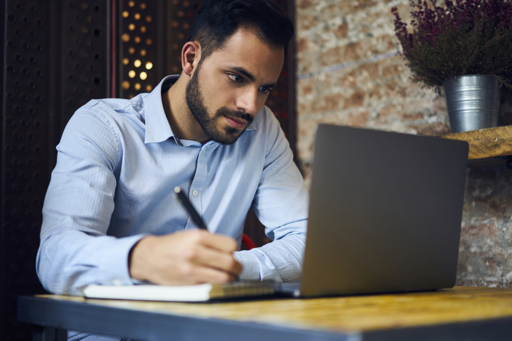 10 Definite Signs You Need a Professional Copywriter